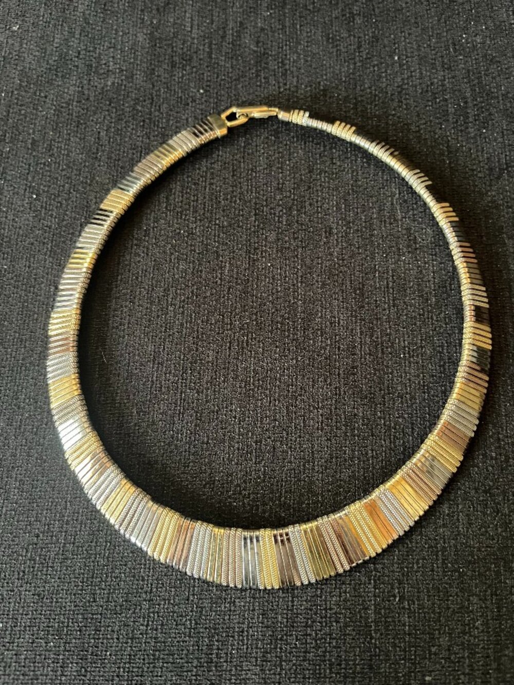 Vintage 1970s-80s tri-color Cleopatra style necklace